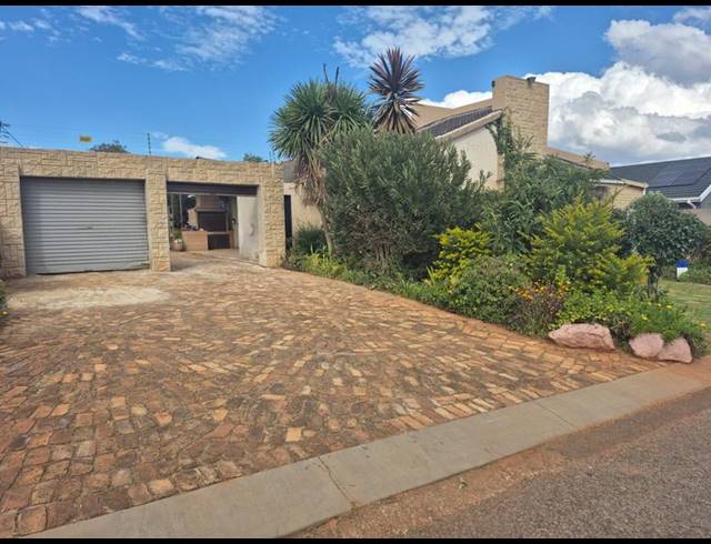 3 BEDROOM HOUSE FOR SALE IN LENASIA SOUTH